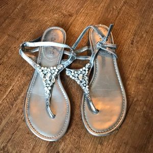 Women’s Unisa silver sandals. Size 9